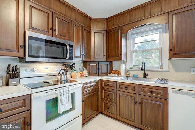 25 EVERGREEN ST, Gordonville, PA 17529