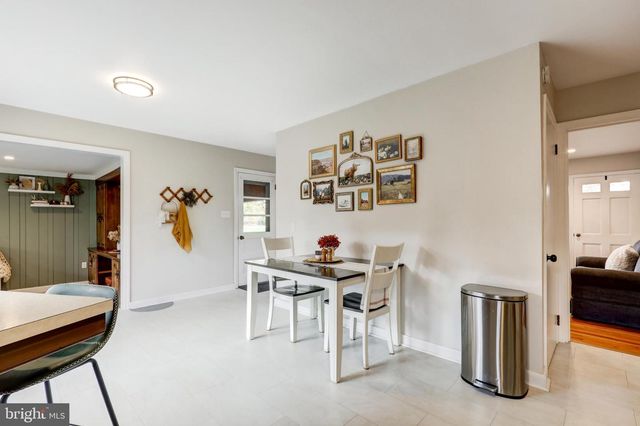 25 EVERGREEN ST, Gordonville, PA 17529