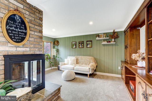 25 EVERGREEN ST, Gordonville, PA 17529