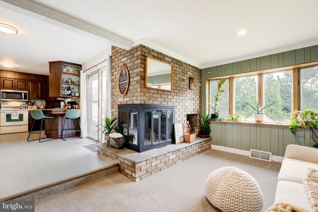 25 EVERGREEN ST, Gordonville, PA 17529