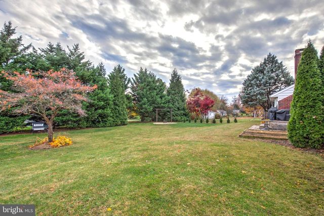 25 EVERGREEN ST, Gordonville, PA 17529