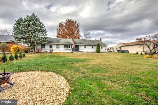 25 EVERGREEN ST, Gordonville, PA 17529