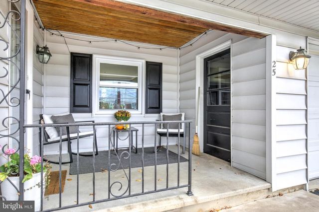 25 EVERGREEN ST, Gordonville, PA 17529