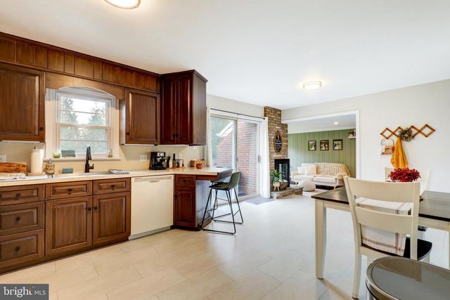 25 EVERGREEN ST, Gordonville, PA 17529