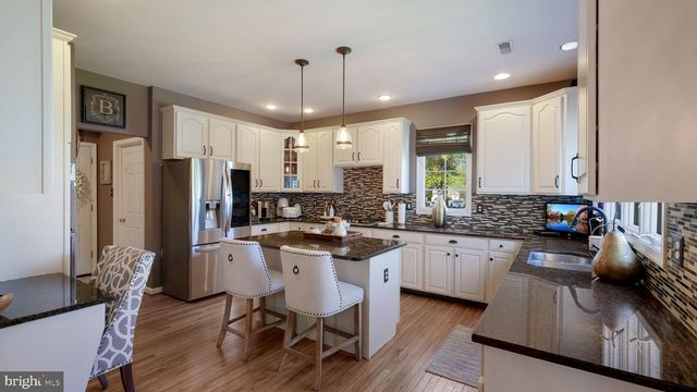 31 THOMAS SPEAKMAN DR, Glen Mills, PA 19342