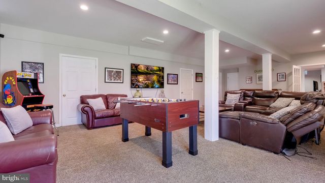 31 THOMAS SPEAKMAN DR, Glen Mills, PA 19342