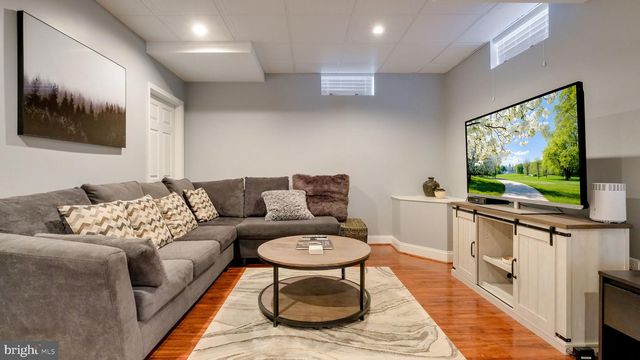 31 THOMAS SPEAKMAN DR, Glen Mills, PA 19342