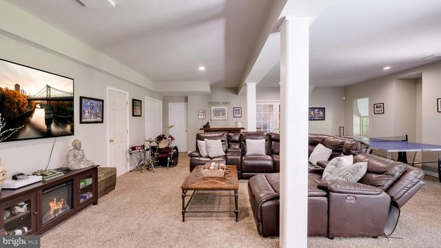 31 THOMAS SPEAKMAN DR, Glen Mills, PA 19342
