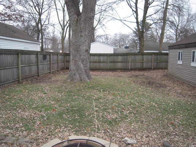 1615 E Beardsley Ave, Elkhart, IN 46514