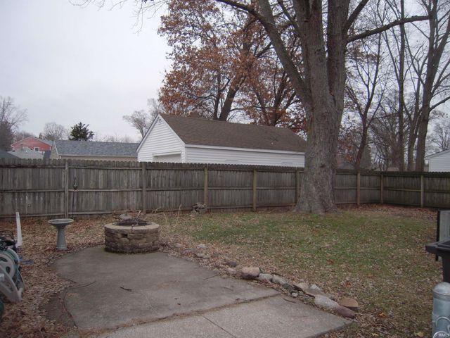 1615 E Beardsley Ave, Elkhart, IN 46514