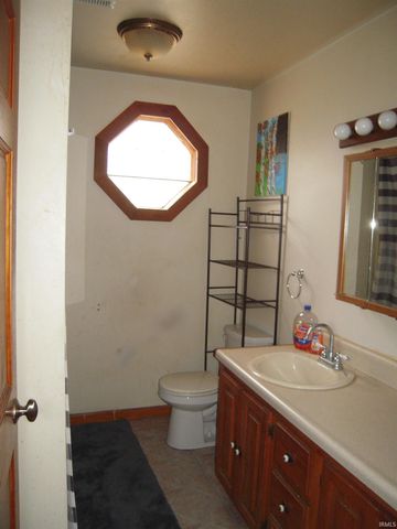 1615 E Beardsley Ave, Elkhart, IN 46514