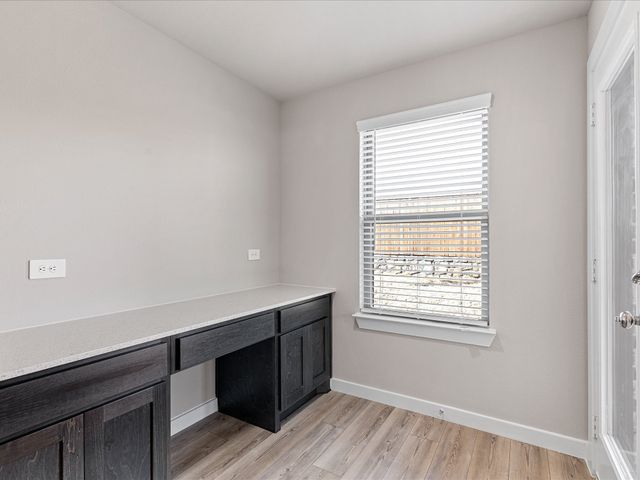 643 Medinah Road, Red Oak, TX 75154