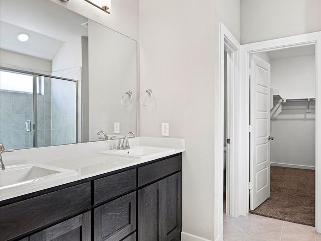 643 Medinah Road, Red Oak, TX 75154