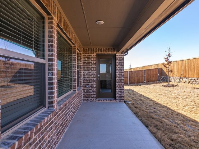 643 Medinah Road, Red Oak, TX 75154