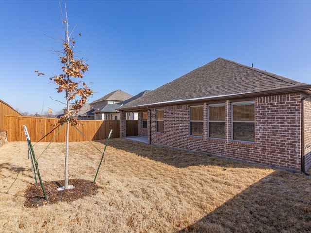 643 Medinah Road, Red Oak, TX 75154