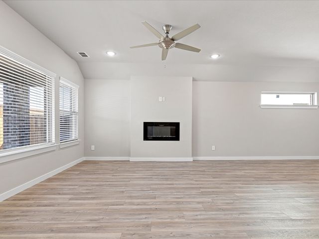 643 Medinah Road, Red Oak, TX 75154