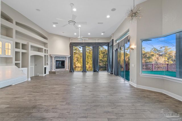 5080 Pine Hollow Dr, Pensacola, FL 32505