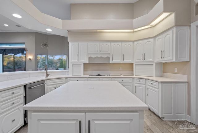 5080 Pine Hollow Dr, Pensacola, FL 32505