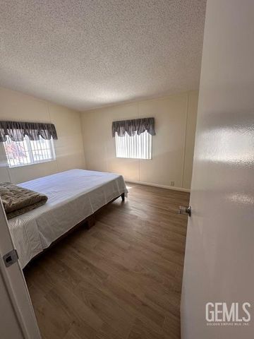 600 S Dennison 27, Tehachapi, CA 93561