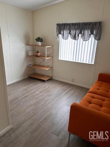 600 S Dennison 27, Tehachapi, CA 93561