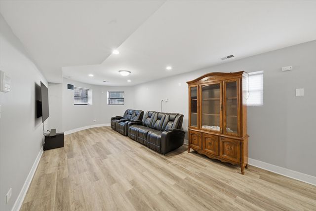 4541 S Prairie Avenue 1N, Chicago, IL 60653