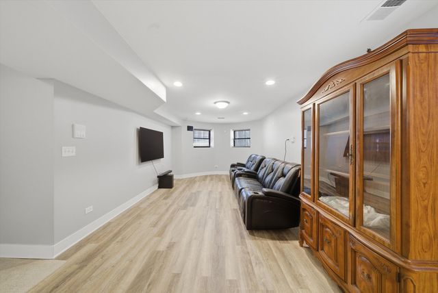 4541 S Prairie Avenue 1N, Chicago, IL 60653