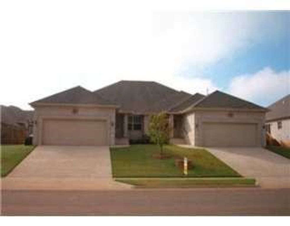 6249 & 6251 Milliken Bend, Fayetteville, AR 72704