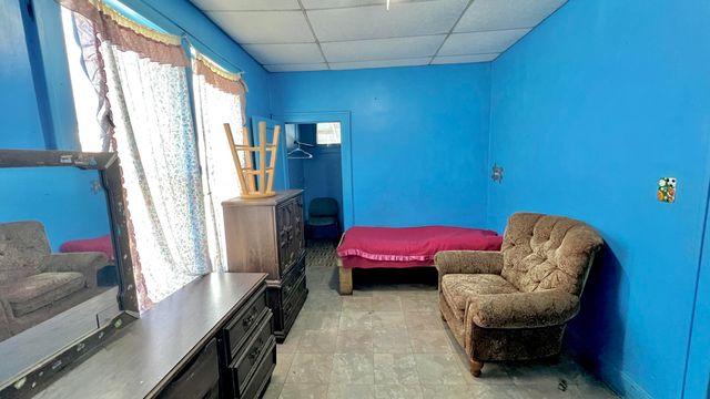 212 N Central Avenue, Monett, MO 65708