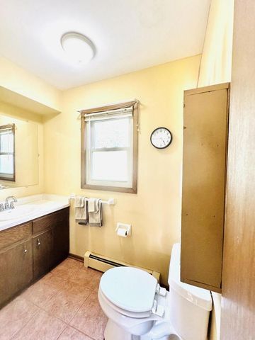 W360N7532 Thomas DRIVE, Oconomowoc, WI 53066