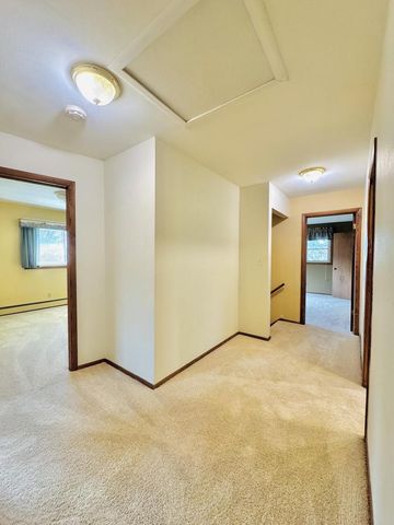 W360N7532 Thomas DRIVE, Oconomowoc, WI 53066