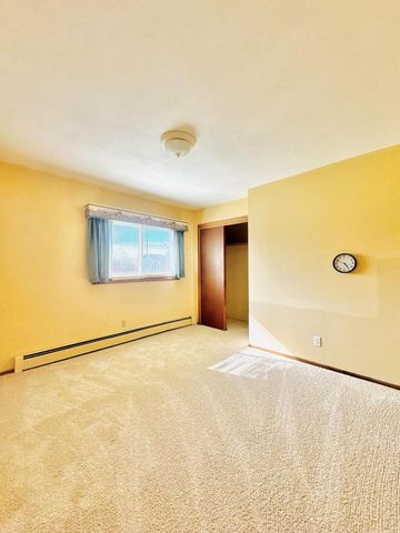 W360N7532 Thomas DRIVE, Oconomowoc, WI 53066