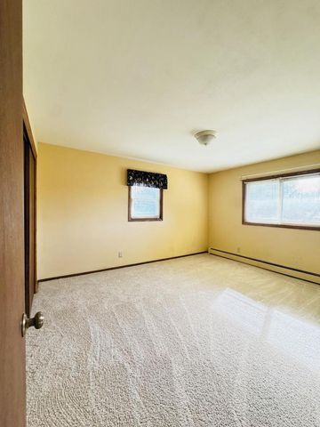 W360N7532 Thomas DRIVE, Oconomowoc, WI 53066