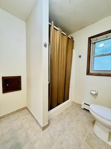 W360N7532 Thomas DRIVE, Oconomowoc, WI 53066