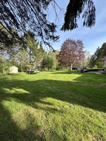 W360N7532 Thomas DRIVE, Oconomowoc, WI 53066