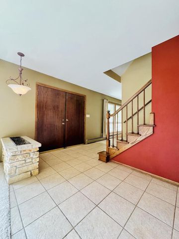 W360N7532 Thomas DRIVE, Oconomowoc, WI 53066