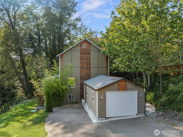 21216 Des Moines Memorial Dr, Des Moines, WA 98198