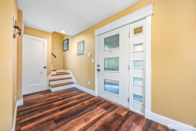 21216 Des Moines Memorial Dr, Des Moines, WA 98198