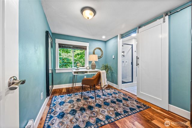 21216 Des Moines Memorial Dr, Des Moines, WA 98198