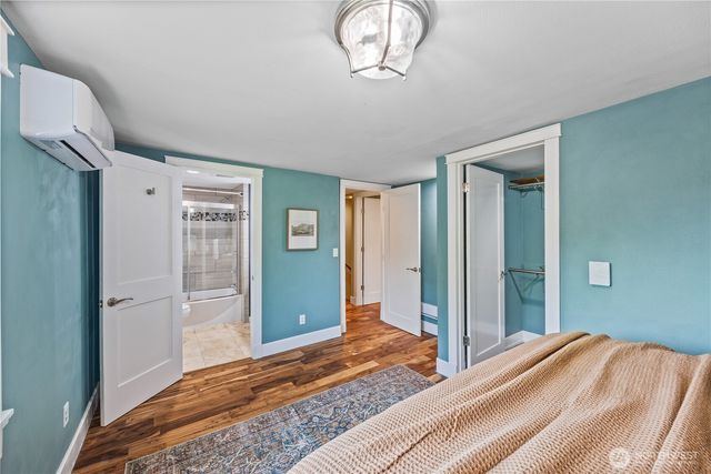 21216 Des Moines Memorial Dr, Des Moines, WA 98198