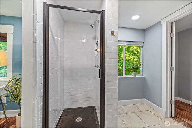 21216 Des Moines Memorial Dr, Des Moines, WA 98198