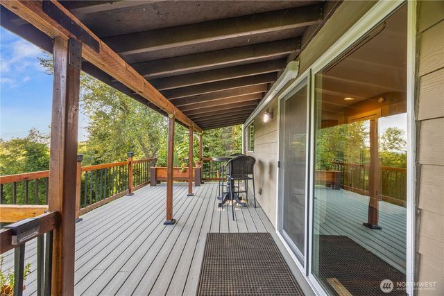 21216 Des Moines Memorial Dr, Des Moines, WA 98198