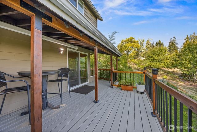 21216 Des Moines Memorial Dr, Des Moines, WA 98198
