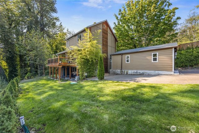 21216 Des Moines Memorial Dr, Des Moines, WA 98198