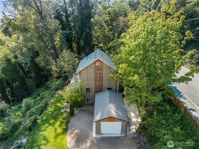 21216 Des Moines Memorial Dr, Des Moines, WA 98198