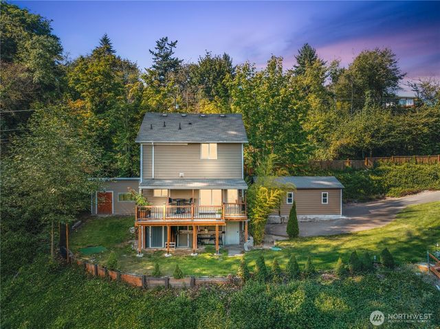 21216 Des Moines Memorial Dr, Des Moines, WA 98198