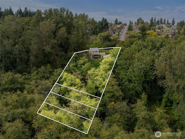 21216 Des Moines Memorial Dr, Des Moines, WA 98198