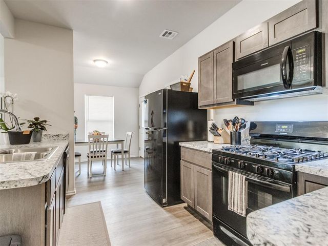 823 Highgarden Circle, Noble, OK 73068