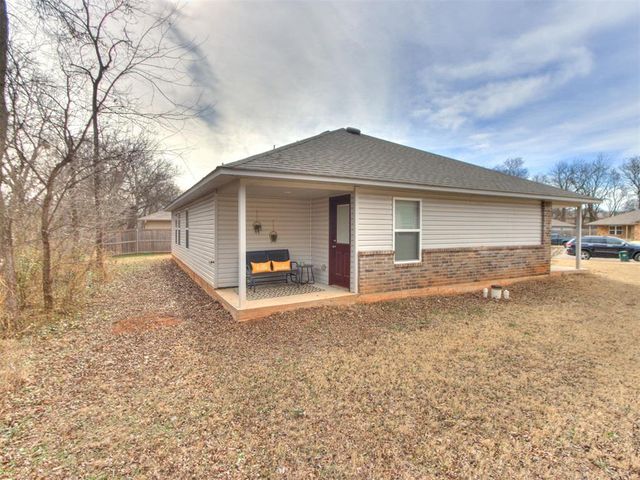 823 Highgarden Circle, Noble, OK 73068