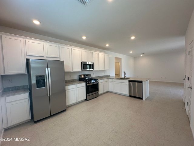 10467 W Washburn Street, Marana, AZ 85653