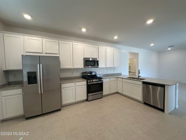 10467 W Washburn Street, Marana, AZ 85653